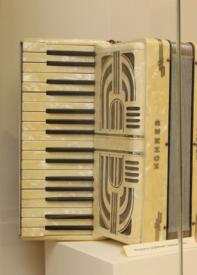 Кто сказал, что нужно бросить песни на войне? Викторина